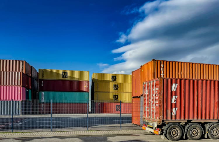 The Role of AI in Enhancing Supply Chain Efficiency