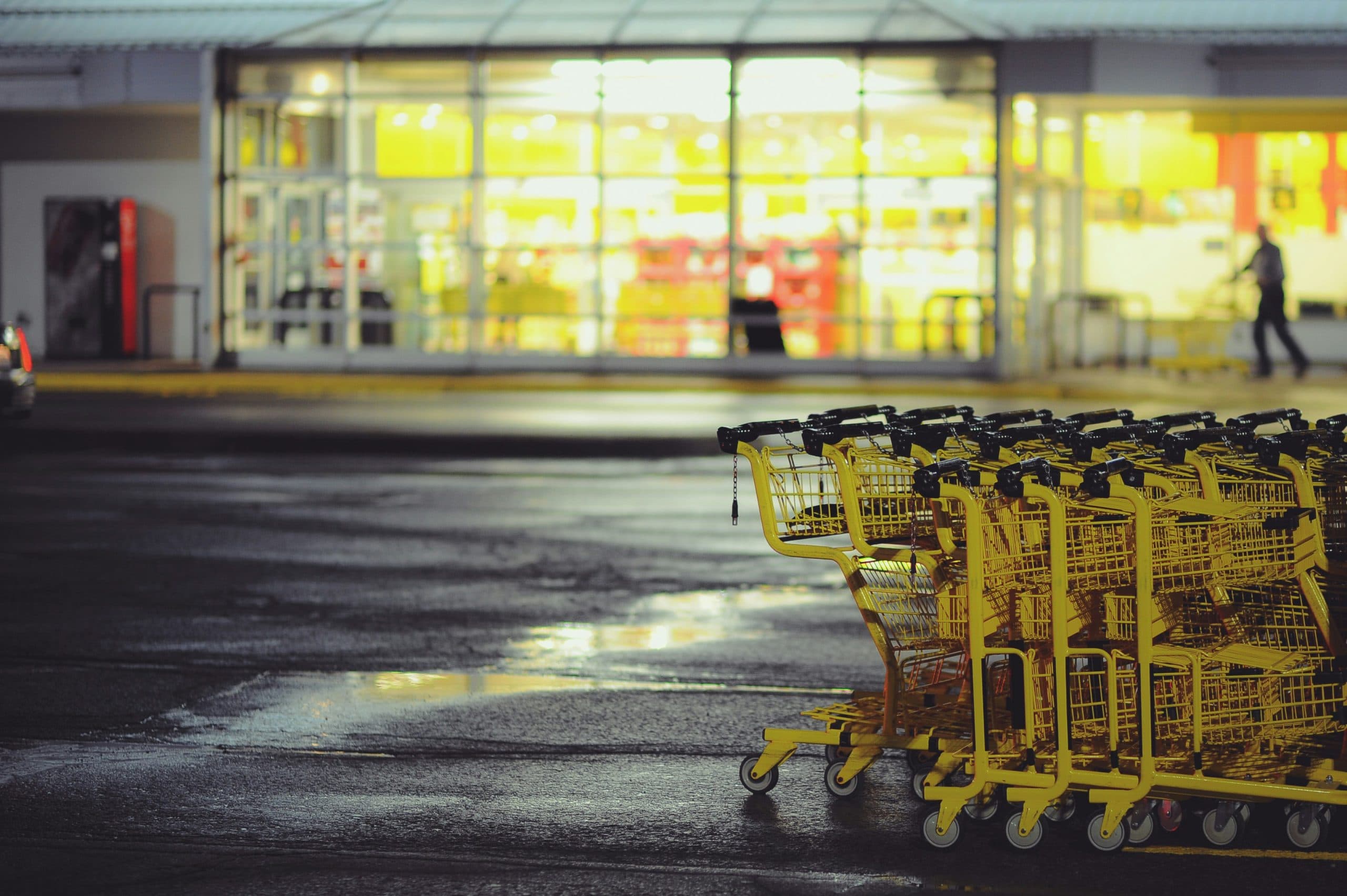 How AI Enhances Personalized Customer Experiences in E-Commerce