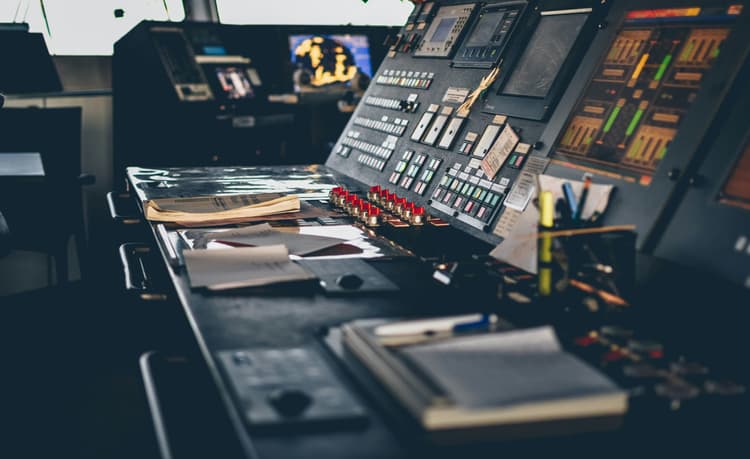Utilizing AI for Real-Time Business Performance Monitoring