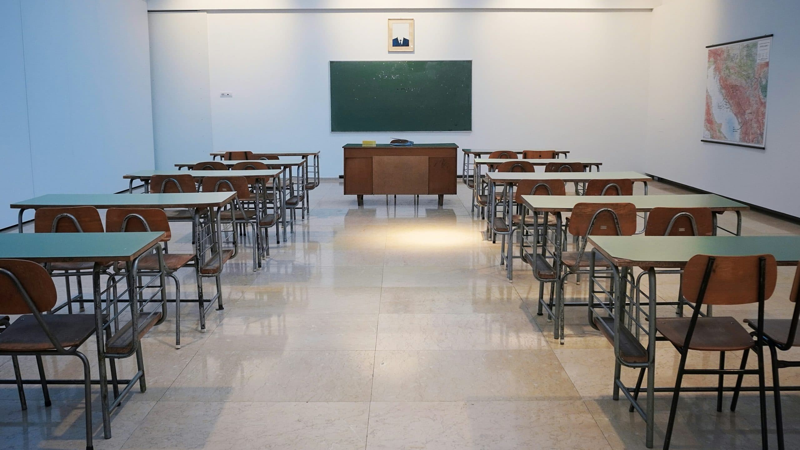 Utilizing AI for Personalized Learning in Educational Institutions